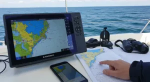 App e carte elettroniche per la navigazione: pro e contro (Navionics e alternative)